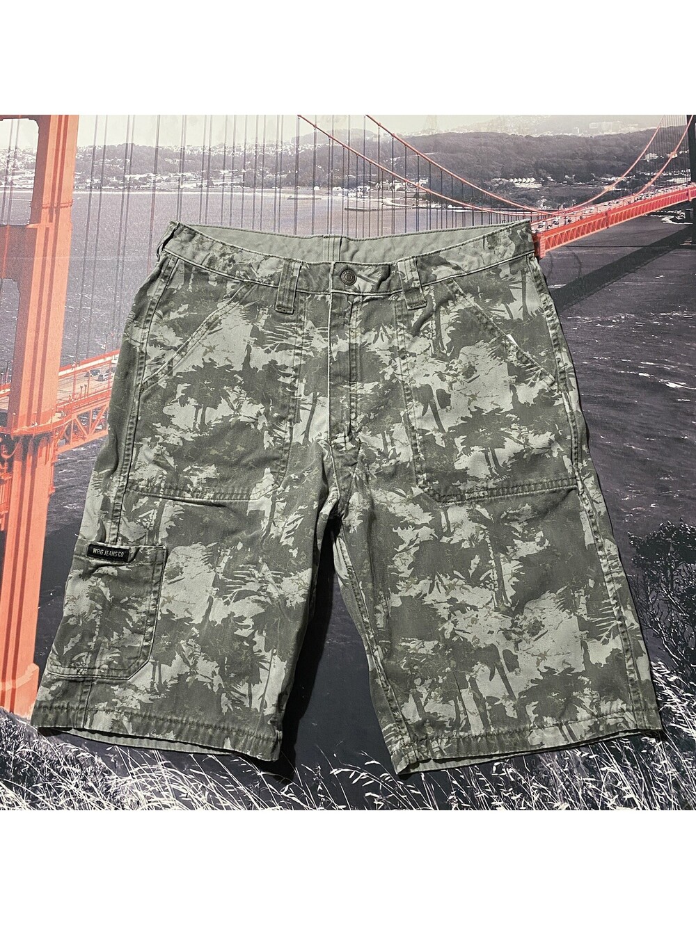 Wrangler Reversible Cargo Shorts Mens 30 Fits 32x10 Green Camo Relaxed Pockets